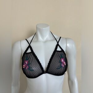 New with tags - Chelsea 28 - Floral Embroidered Black Bra. Medium